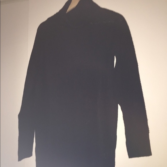 sweater - Picture 3 of 4